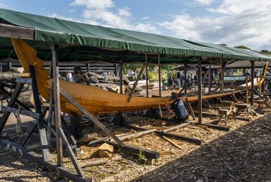 The construction of the Viking ship Skuldelev 5 continues. Copyright: Viking Ship Museum in Roskilde The construction of the Viking ship Skuldelev 5 continues. Copyright: Viking Ship Museum in Roskilde