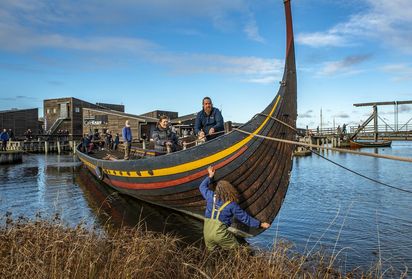 Bådelaug Vikingeskibsmuseet i Roskilde Bådelaug Vikingeskibsmuseet i Roskilde