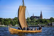 Skibet Skjoldungen tager på sommertogt. Copyright: Vikingeskibsmuseet i Roskilde.