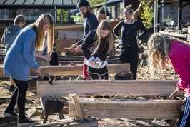 Tag klassen med på en lærerig dag på Vikingeskibsmuseet, hvor de kan danne tætte relationer og få større indsigt i vikingetiden