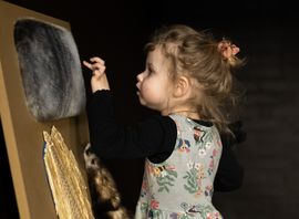 BørneBygden - et vindue til vikingernes verden. Et univers for de mindste museumsgæster på Vikingeskibsmuseet, samt til klasseundervisning i skoletjenesten.