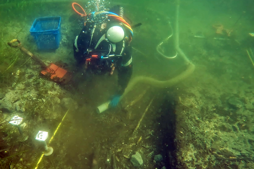 Ved Tudse Hage udfor Skælskør på Vestsjælland ligger en af de bedst bevarede, undersøiske stenalderbopladser i verden. Men pladsen er i fare for at forsvinde i havet for altid. Foto: Andreas Kallmeyer Bloch